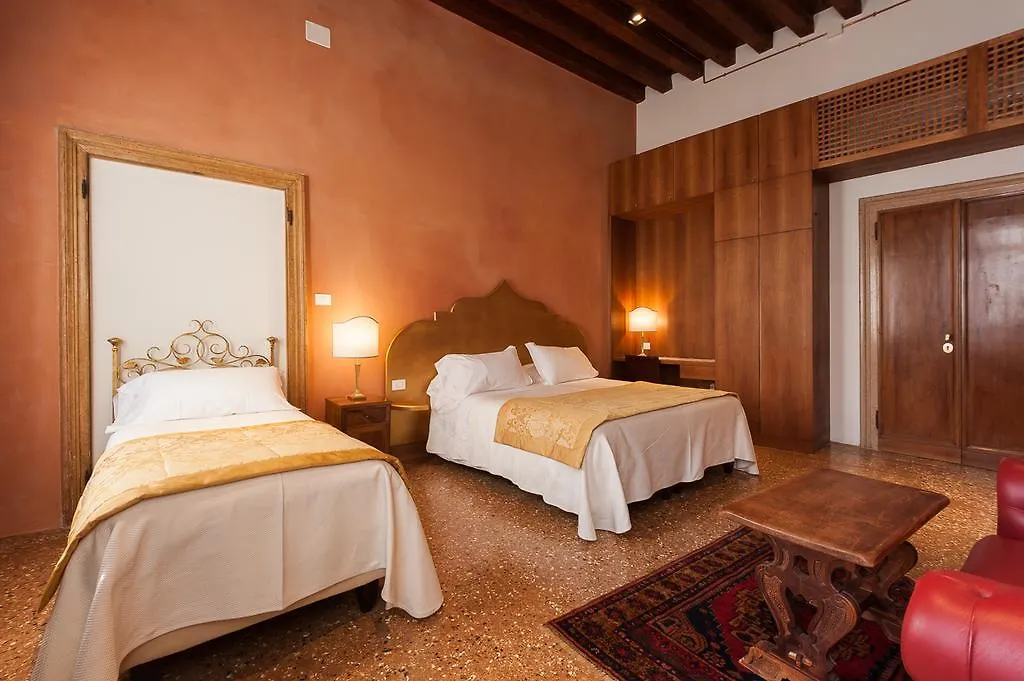**  Ca' Cappellis Bed & Breakfast Venice Italy